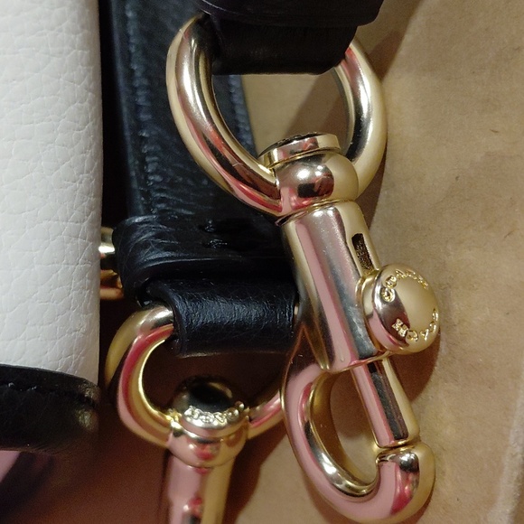 Coach White and Black Tote Bag Last Price 400$ - Picture 5 of 7